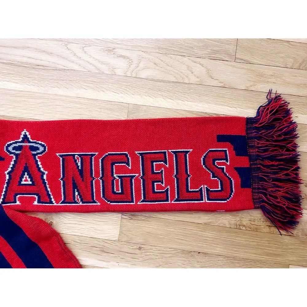 Los Angeles ANGELS of Anaheim Knit Scarf